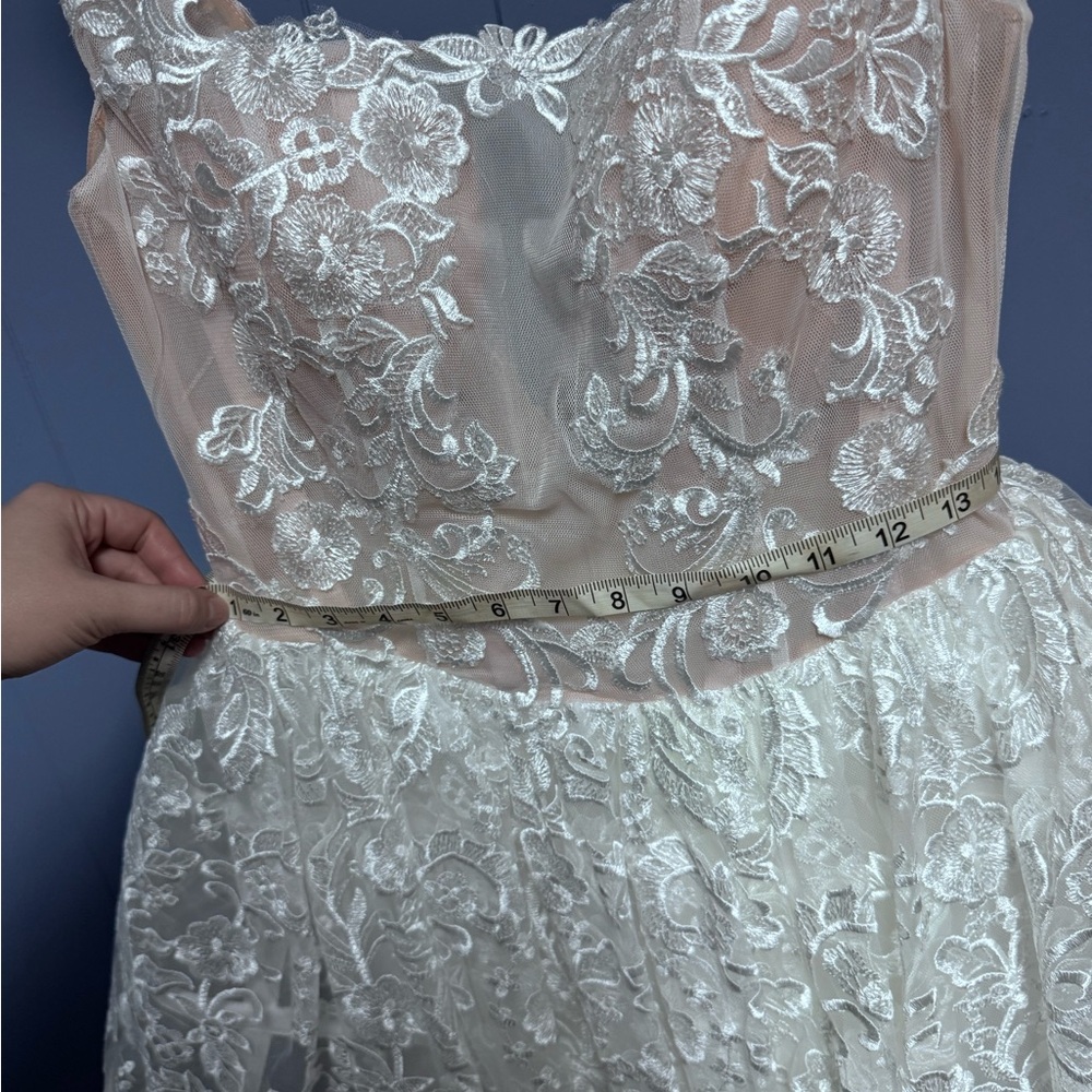 Bridal reception Lace BLHDN Dress size 12 - Picture 4 of 7